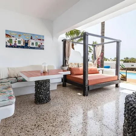 Bianca - Sol, Lava Y Mar Puerto Calero